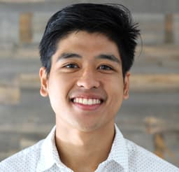 Erik Hernal headshot